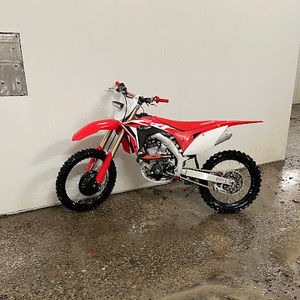 Meet your Posher, Corne